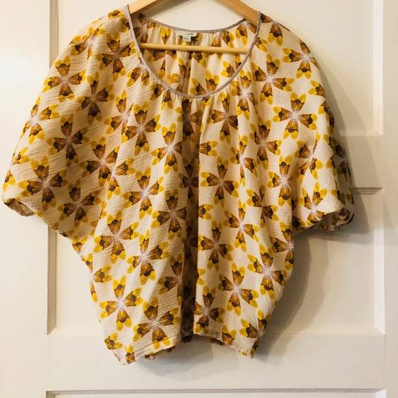 ANTHROPOLOGIE Beautiful Silk top with moth pattern - Picture 3 of 3